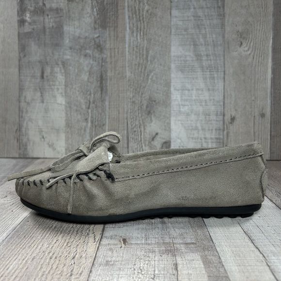 Minnetonka Women's Kilty Hardsole Suede Moccasin Loafer Slip On Gray Size 6.5 - Picture 7 of 12